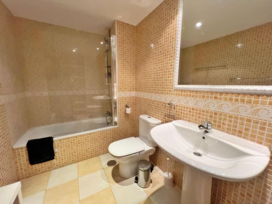 Magnifico Y Amplio Apartamento Con Terraza Fuengirola Eksteriør billede